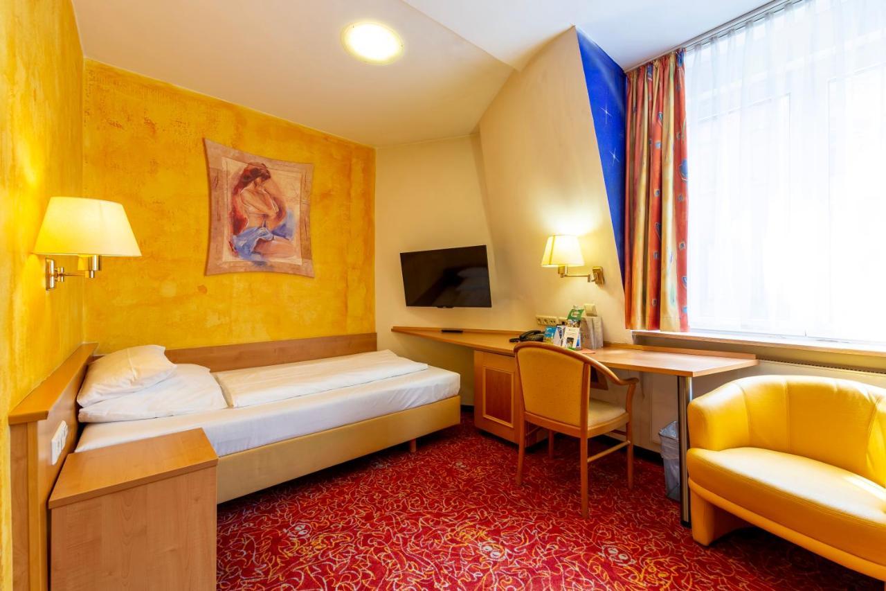 Allvitalis Traumhotel Karlsruhe Esterno foto