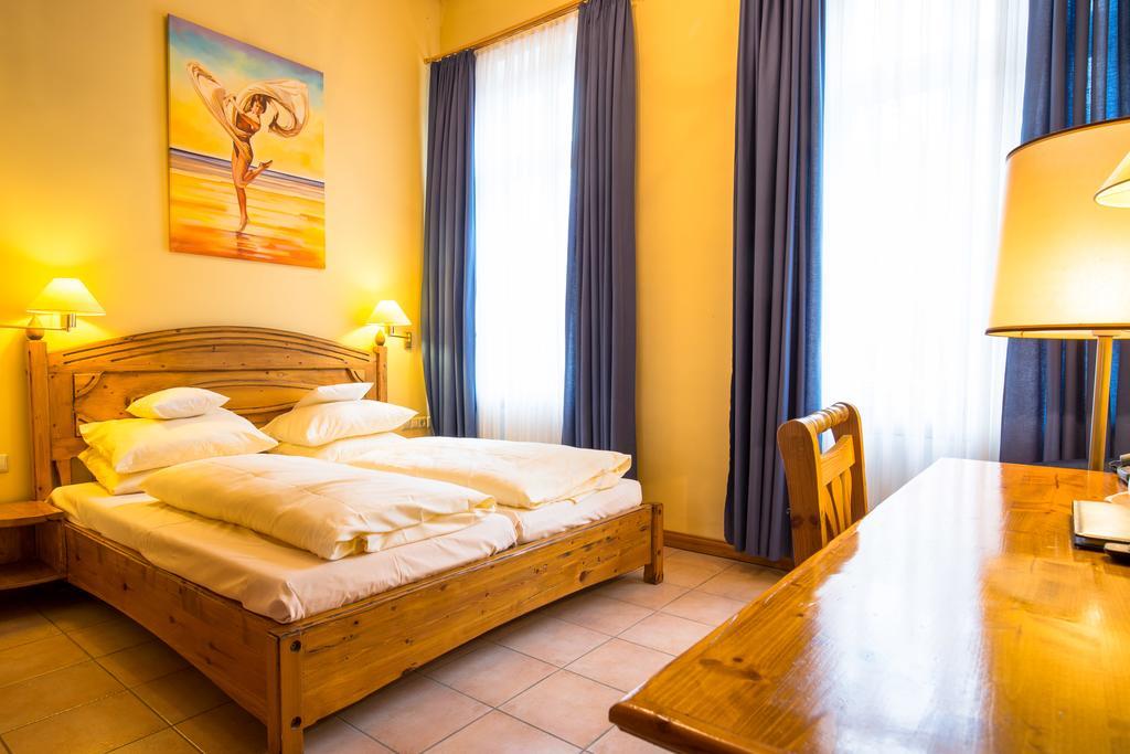 Allvitalis Traumhotel Karlsruhe Esterno foto